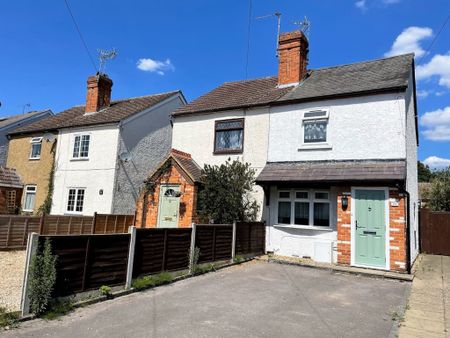 2 Bedroom House - Cove Road, Farnborough - Photo 5