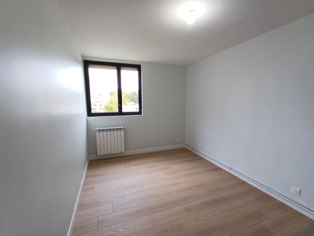 Location Appartement 4 pièces 69m² POISSY 78300 - Photo 3