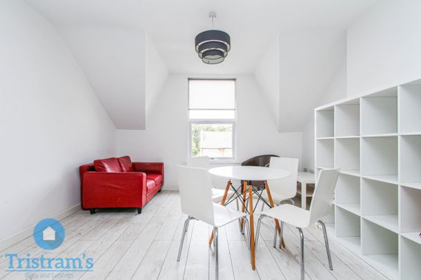 3 bed Flat for Rent - Photo 1