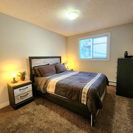 208, 3811 54 Avenue, Red Deer. AB - Photo 4