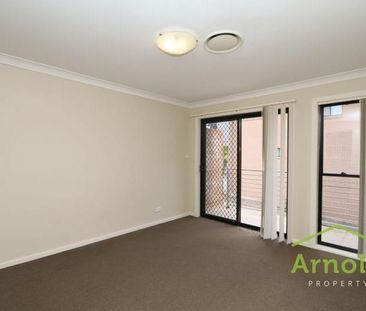 2 BEDROOM TOWNHOUSE - Photo 5