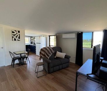 Furnished Studio, Electricity Included and Weekly Cleaning - Photo 1