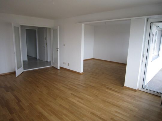 3.5-Zimmer-Attikawohnung mit Panoramablick in Biel - Photo 1