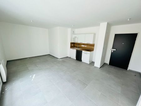 Location Appartement 2 pièces 43m² - Photo 3