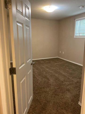 4729 45 Street 3 Lloydminster, SK S9V 0H6 - Photo 4