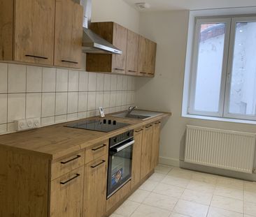 Location Appartement 4 pièces 97m² SARREGUEMINES 57200 - Photo 2