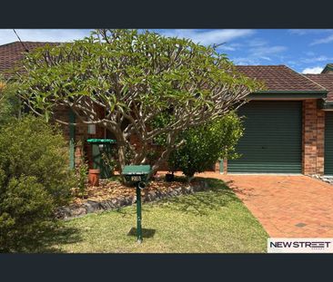 28 Civic Avenue, Caves Beach, NSW 2281 - Photo 3