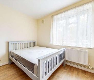 Greenleaf Close, Tulse Hill, London, SW2 - Photo 2