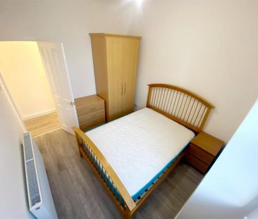 3 bedroom flat to rent - Photo 1