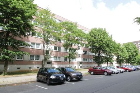 Einzug sofort möglich - 3-Raumwohnung mit Balkon - Foto 2