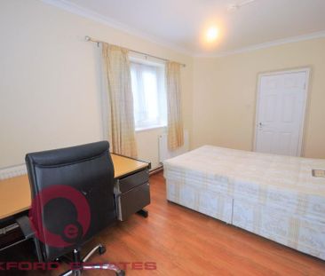 3 bedroom flat to rent - Photo 4