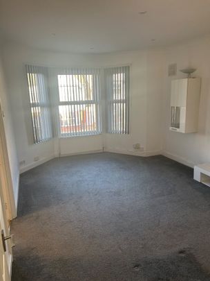 2 Bed Flat, Babington Road, SW16 - Photo 1