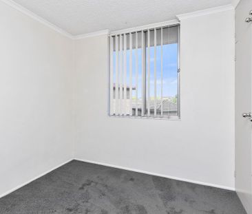Low Maintenance, Elevated Living - Photo 6