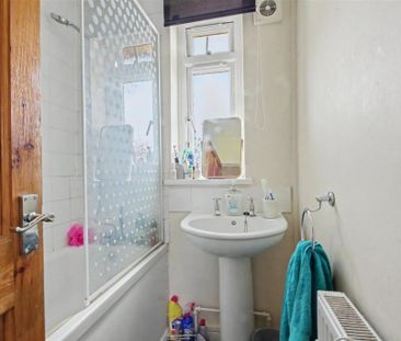 4 bedroom terraced house to rent - Photo 3