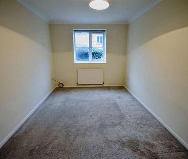 Yeomanry Close, Epsom, KT17 - Photo 2