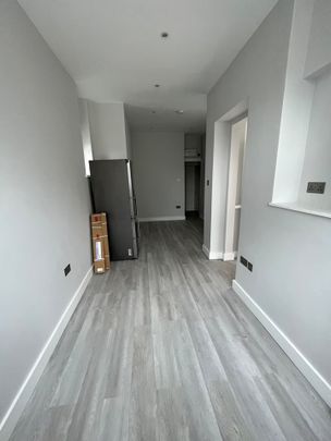 Studio Flat, East End Road, N2 - Photo 1