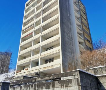 En cours de rénovation - Appartement de 4 pièces avec balcon et jol... - Photo 3