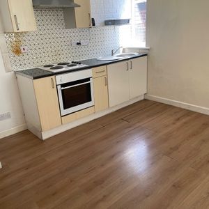 1 Bed Flat, Hyde Rd, M18 - Photo 2