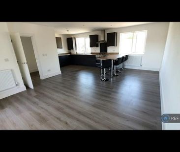 3 bedroom flat to rent - Photo 5