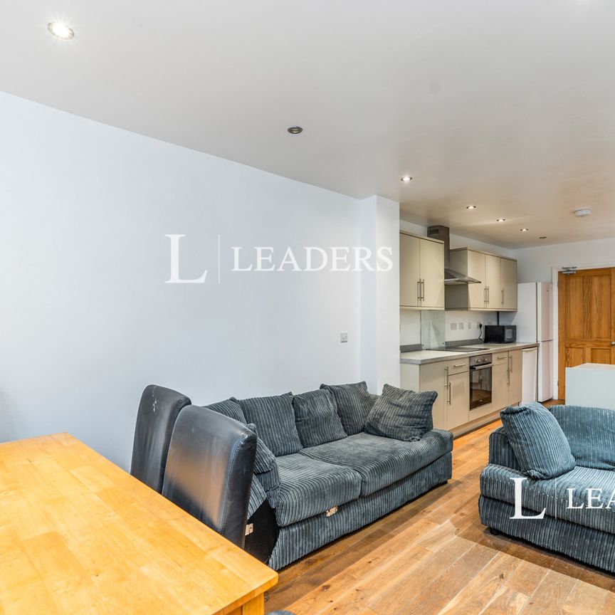 house to rent Sandhurst Road, Southampton, SO15 - Photo 1