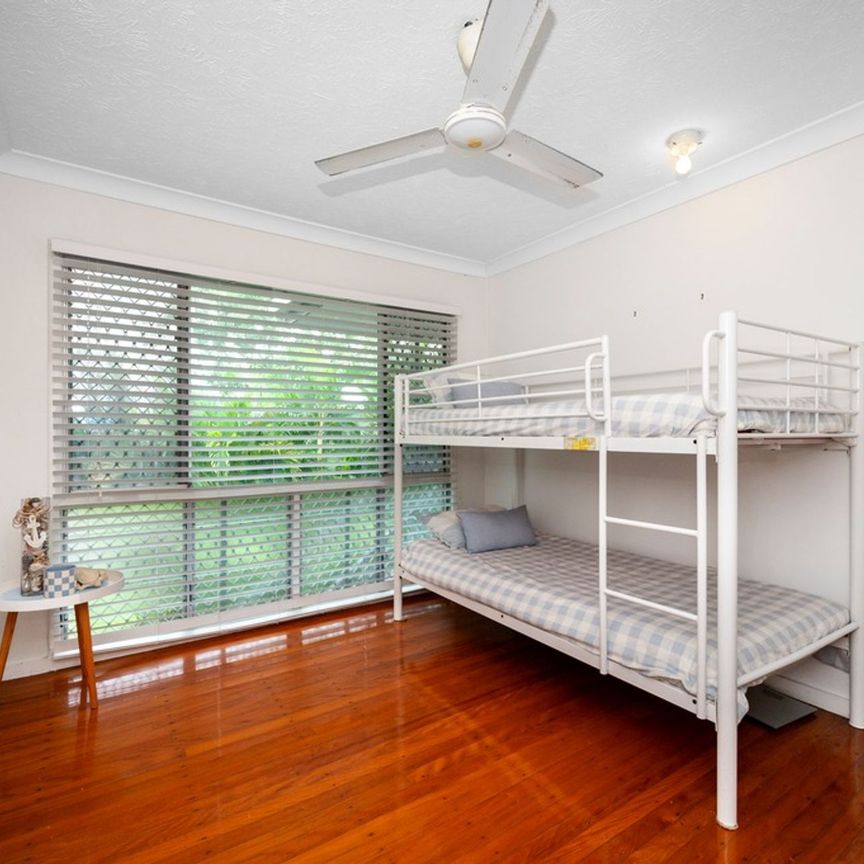 Central Vincent Entertainer. - Photo 1