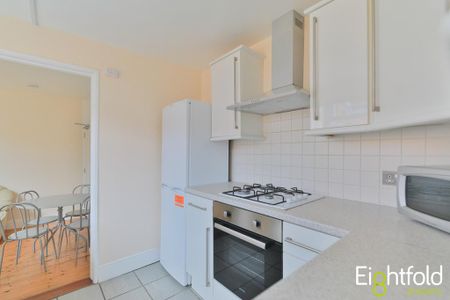 3 bedroom terraced house to rent - Photo 5