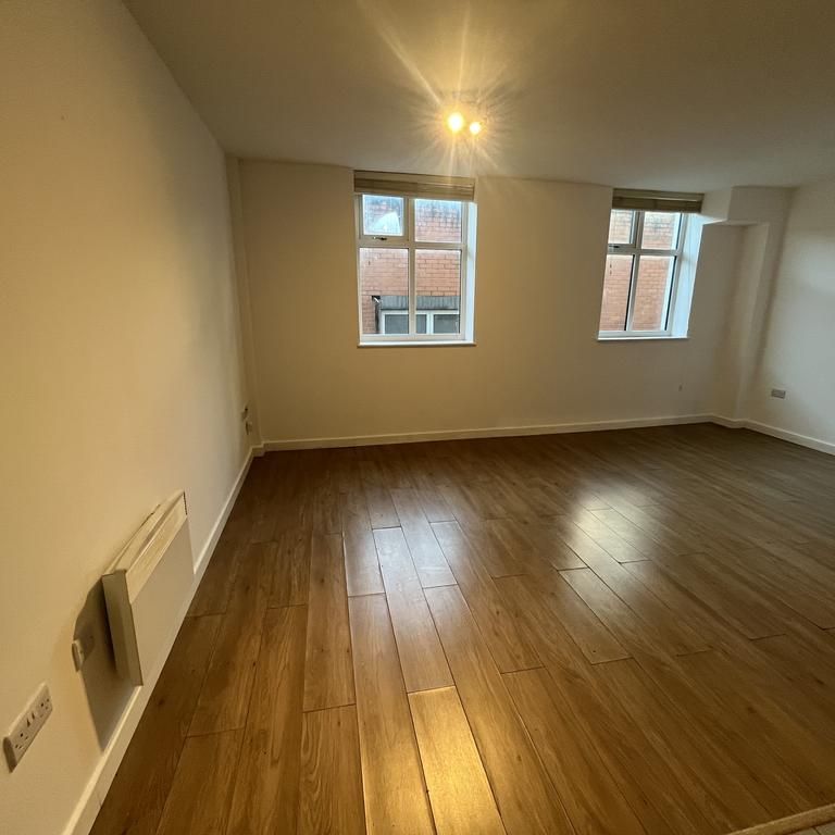 Studio to rent - Photo 1