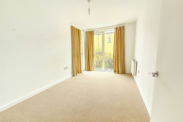 2 Bed Flat, Saw Mill Way, N16 - Photo 1