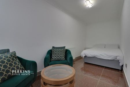 4 bedroom detached bungalow to rent - Photo 5