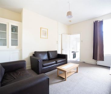 2 bed flat to rent in Rothbury Terrace, Newcastle Upon Tyne, NE6 - Photo 1