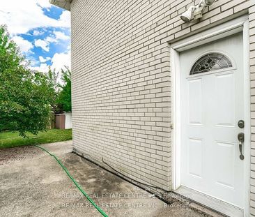 For Lease - 3385 Ellengale Drive Unit# Main + 2 Lower Levels, Missi... - Photo 1