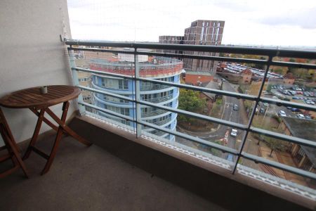 2 bedroom apartment to rent - Photo 5
