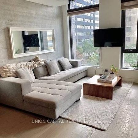 1 Bed & 1 bath - 111 Bathurst St - OneEleven Condos - Photo 4