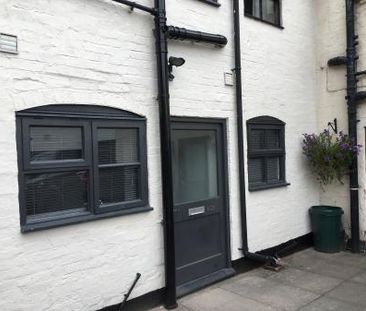 High Street, Tutbury, DE13 - Photo 3