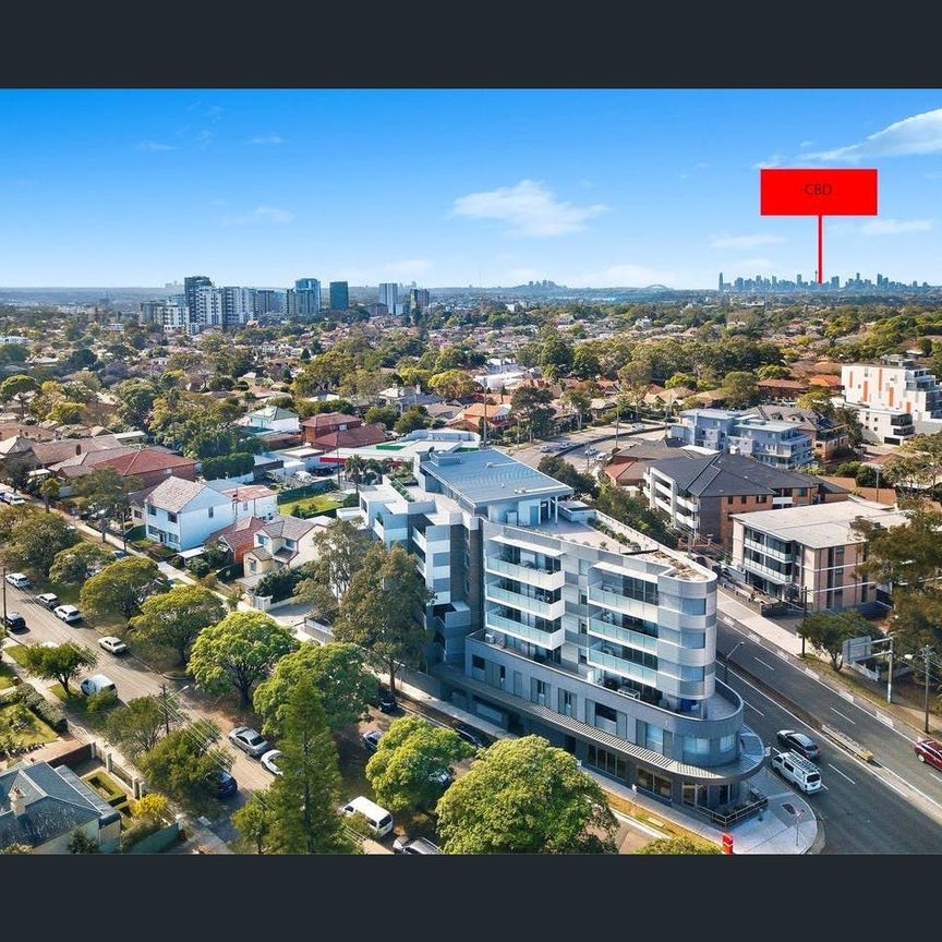 Quality Two Bedroom Apartment in Central Location - Photo 1