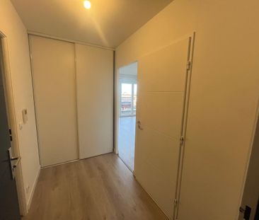 Location Appartement 3 pièces 64m² NANTEUIL LES MEAUX 77100 - Photo 4