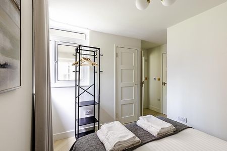 3 bedroom flat to rent - Photo 4