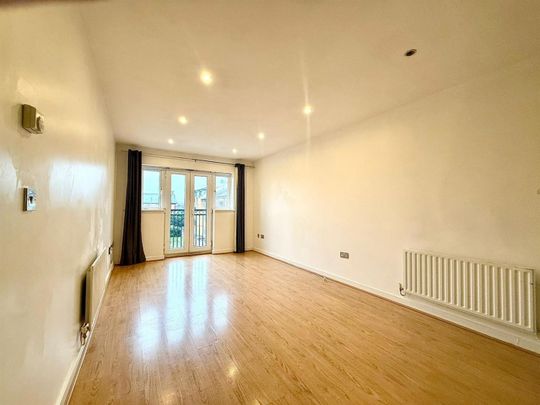 1 Bedroom Flat - Purpose Built To Let - Photo 1