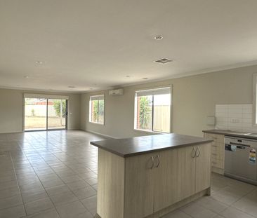 23 Rembrandt Road, SHEPPARTON VIC 3630 - Photo 2