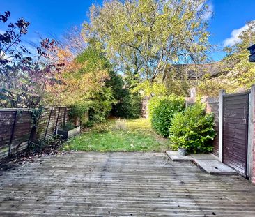 Swaledale Gardens, Fleet, Hampshire, GU51 - Photo 2