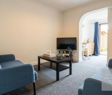 4 bedroom terraced house to rent - Photo 1