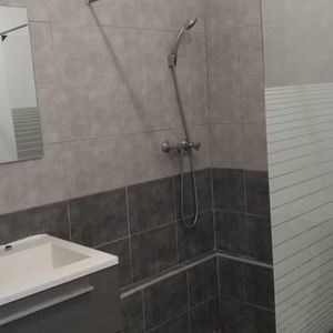 Location Appartement 1 pièce 24m² BORDEAUX 33800 - Photo 2