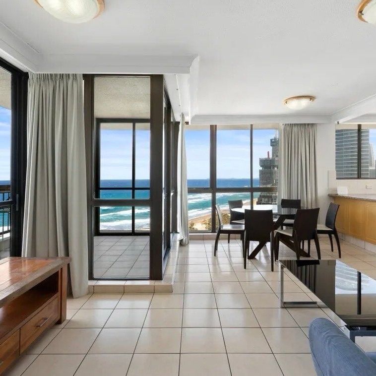 Surfers Paradise - Photo 1