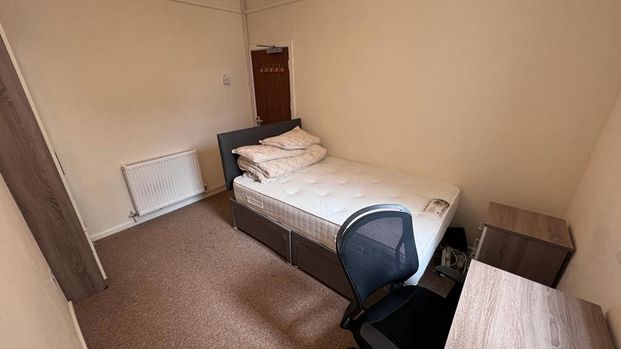 4 bedroom terraced house to rent - Photo 1