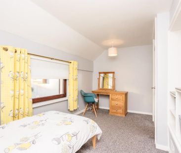 2 bedroom end of terrace house to rent - Photo 5