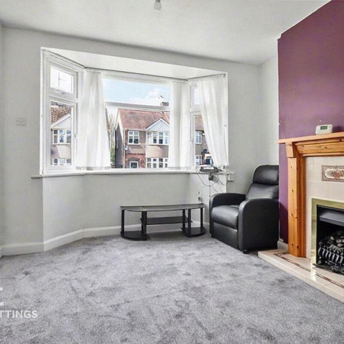 3 bedroom end of terrace house to rent - Photo 1