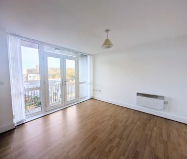 2 bedroom flat to rent - Photo 4