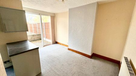 3 bedroom semi-detached house to rent - Photo 4