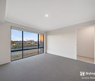 Enjoy Modern Living at 2 Brighten Grove - Dual-Key Property! - Photo 3