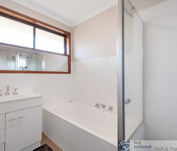 Spacious Two Bedroom Unit! - Photo 4